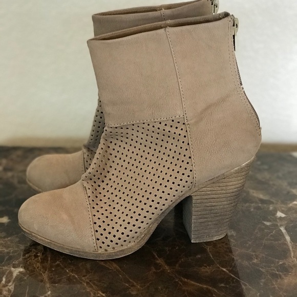 1.4.3 girl - Picture 3 of 5